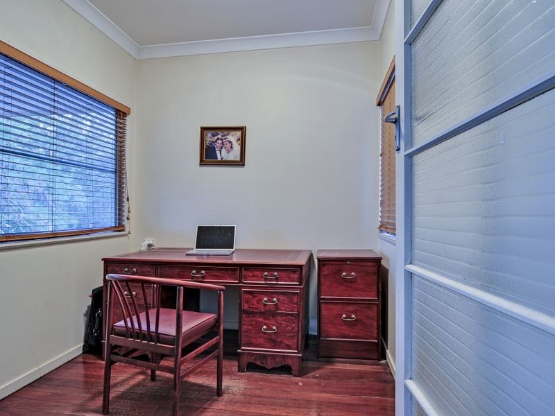 8 Tower Street, Eastern Heights QLD 4305