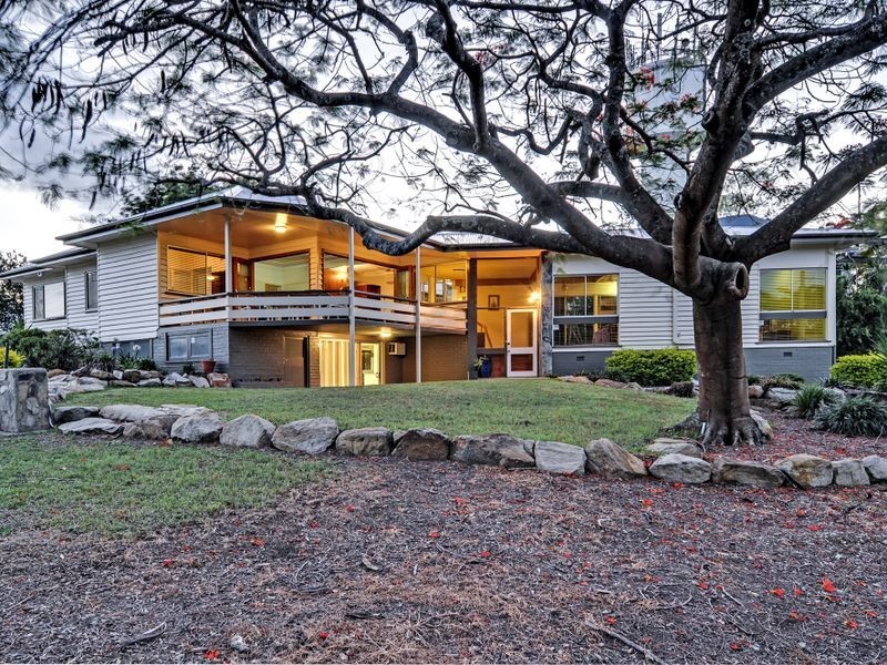 8 Tower Street, Eastern Heights QLD 4305