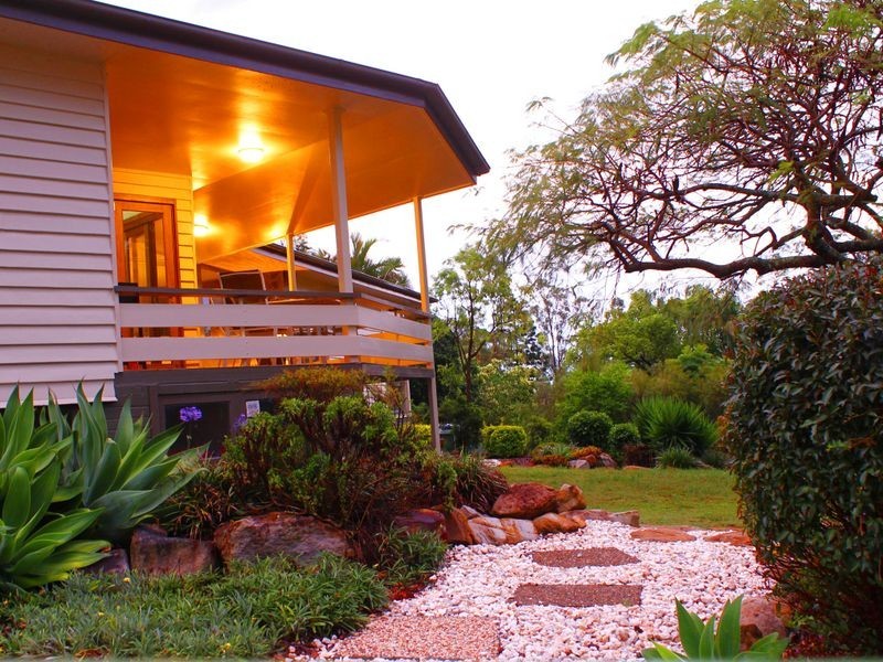 8 Tower Street, Eastern Heights QLD 4305