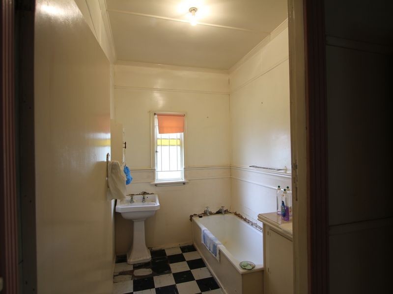 3 Hayes Street, Raceview QLD 4305