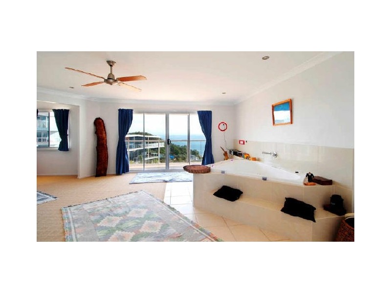 4 Cowry Close, Tangalooma QLD 4025