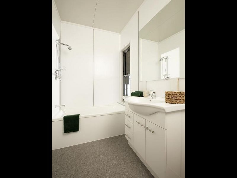 3 Bankswood Drive, Redland Bay QLD 4165
