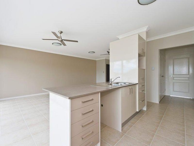 2/25 Lisa Crescent, Coomera QLD 4209