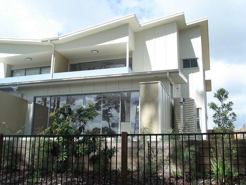 2/25 Lisa Crescent, Coomera QLD 4209