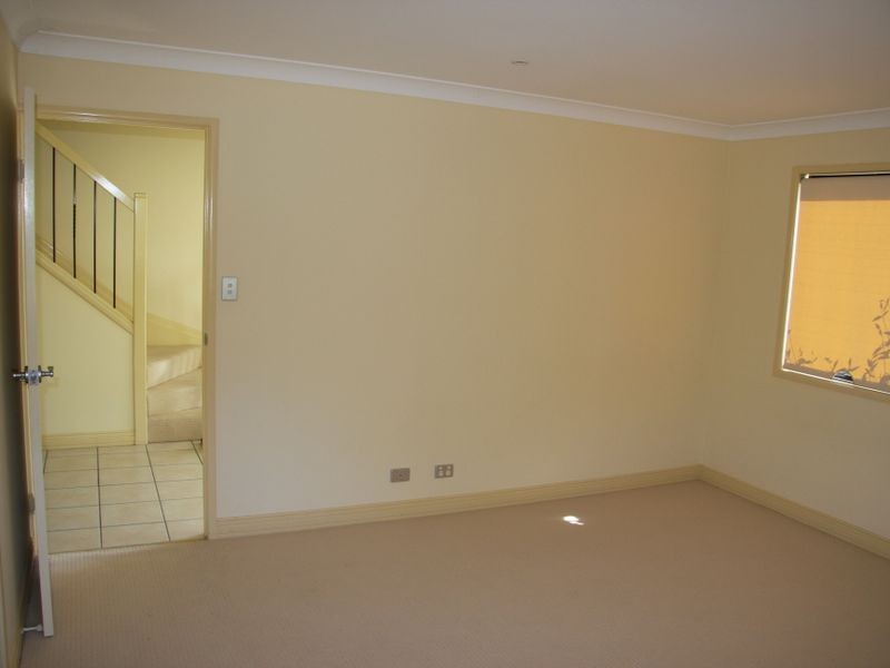 12 Mizen Place, Holland Park West QLD 4121