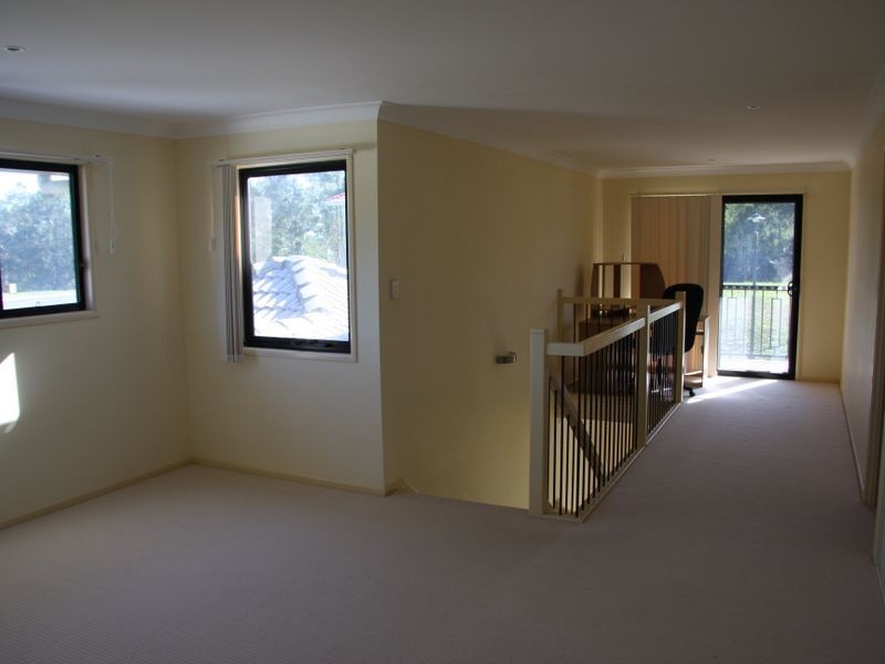 12 Mizen Place, Holland Park West QLD 4121