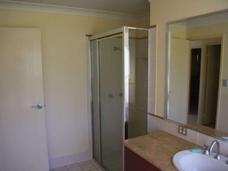 12 Mizen Place, Holland Park West QLD 4121