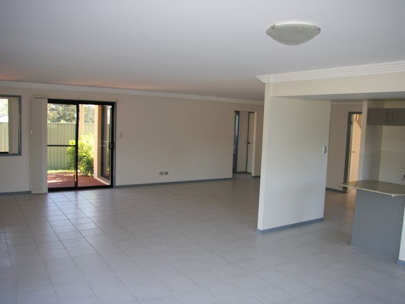 20 Mizen Place, Holland Park West QLD 4121