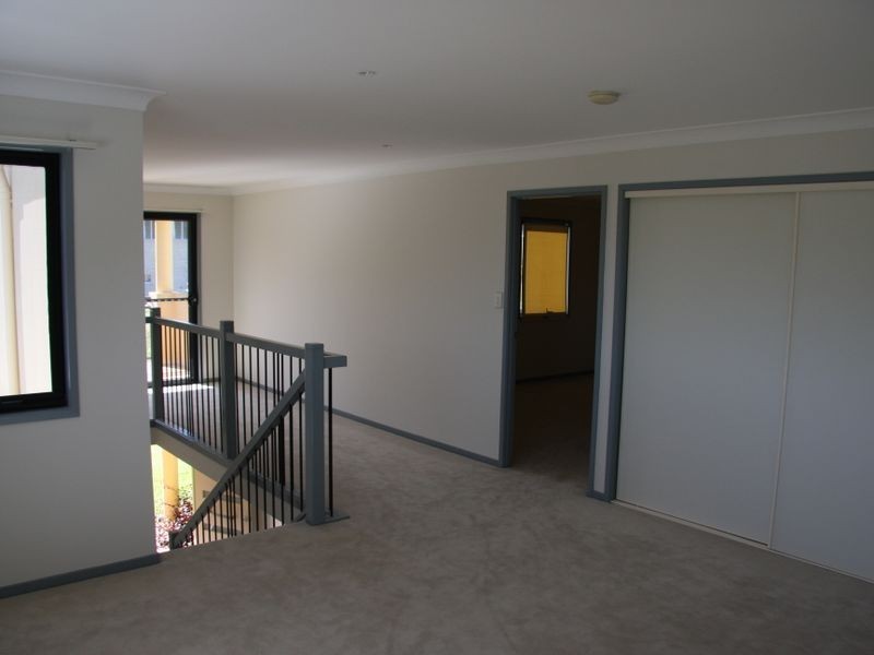 20 Mizen Place, Holland Park West QLD 4121