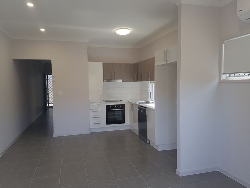 2/9 Macbeth Street, Kingston QLD 4114