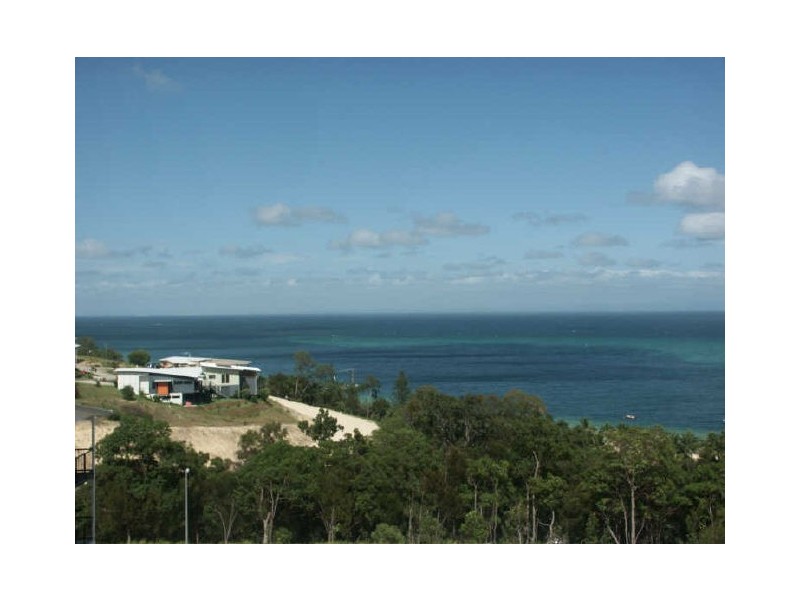 8 Ramosus Crescent, Tangalooma QLD 4025