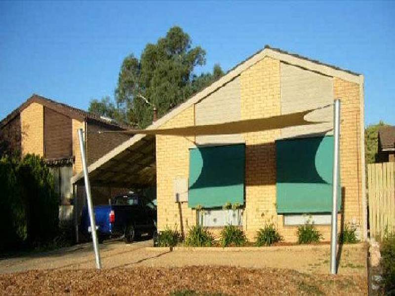 15 Beattie Crescent, Chisholm ACT 2905