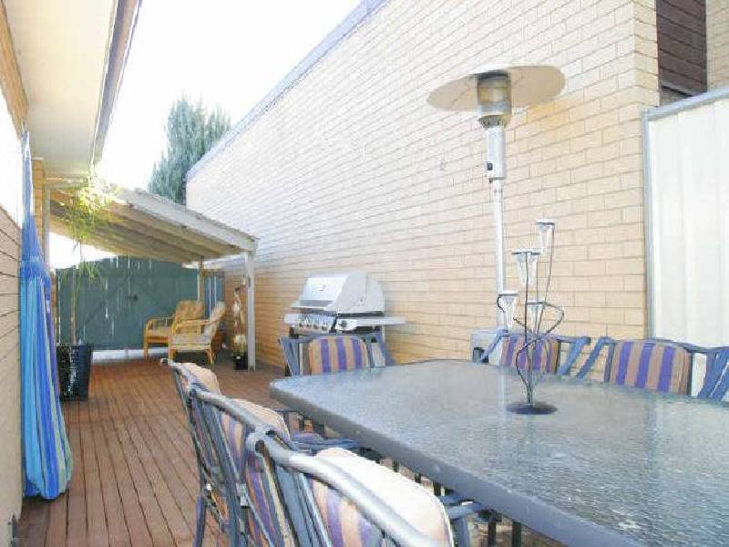 15 Beattie Crescent, Chisholm ACT 2905