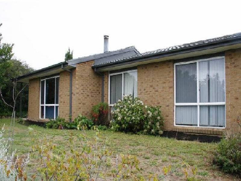 24 Beaufort Retreat, Gordon ACT 2906