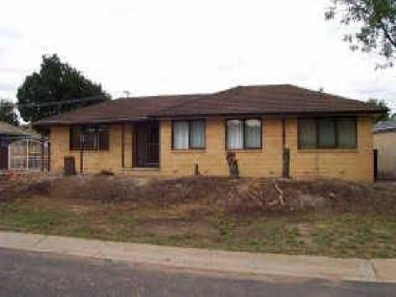 4 Ahern Place, Monash ACT 2904