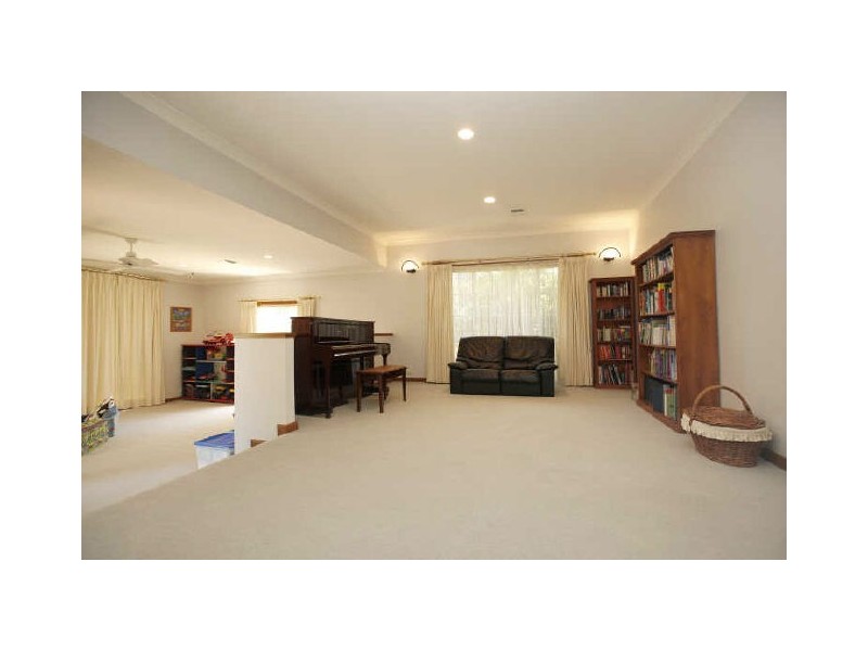 16 Armbruster Street, Gordon ACT 2906