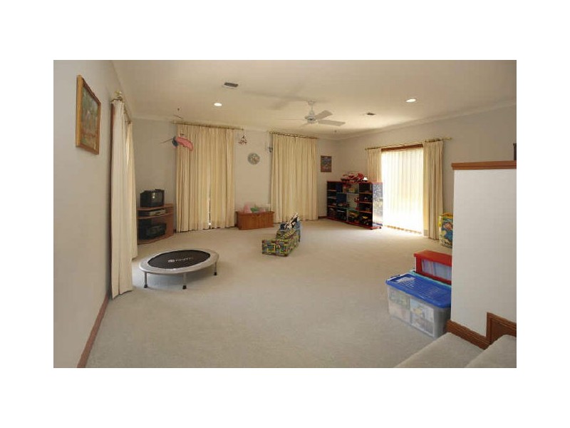 16 Armbruster Street, Gordon ACT 2906