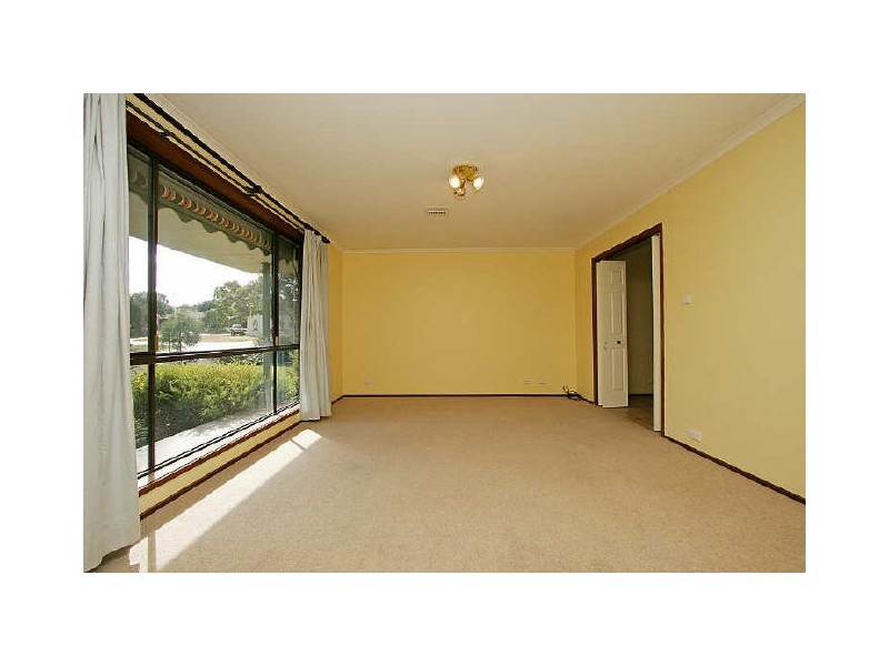 1 Crichton Crescent, Kambah ACT 2902