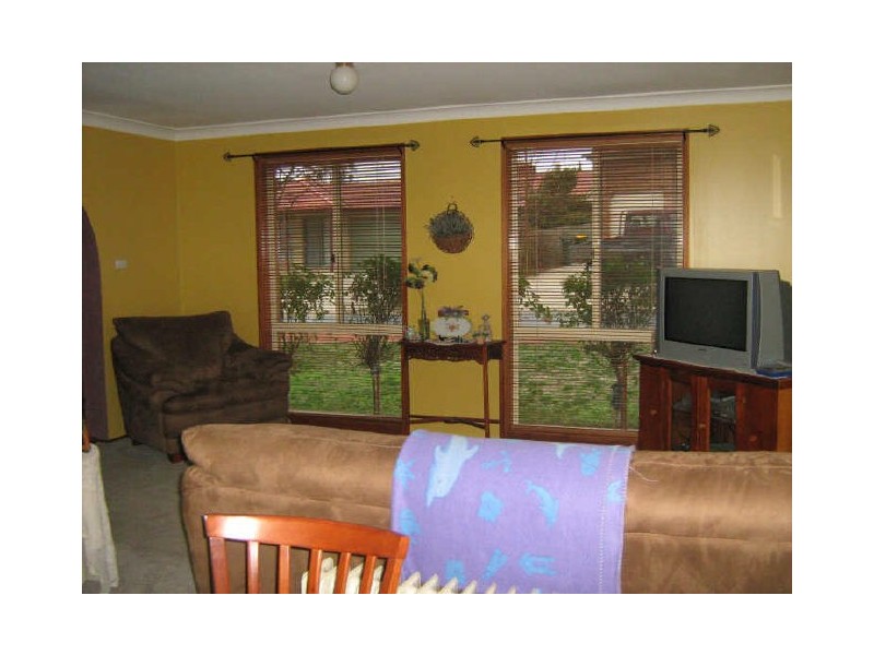 4 Schofield Place, Gordon ACT 2906