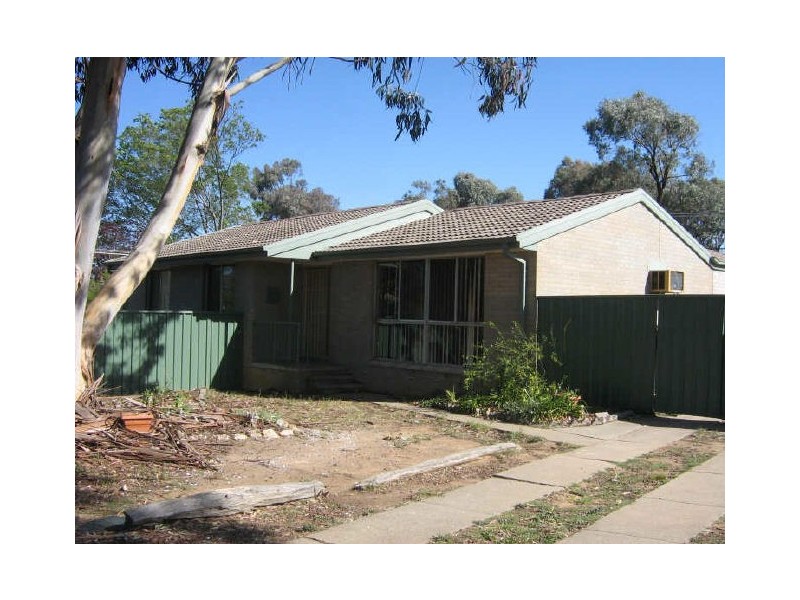 7 Staughton Place, Wanniassa ACT 2903