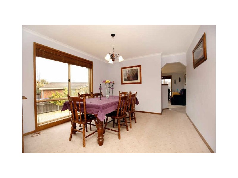 7 Menzies Court, Banks ACT 2906