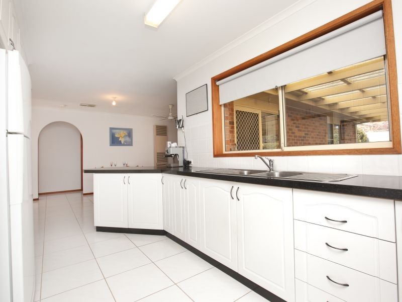 33 Kingscote Crescent, Bonython ACT 2905