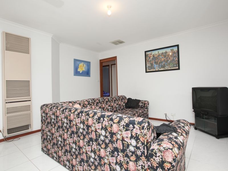 33 Kingscote Crescent, Bonython ACT 2905