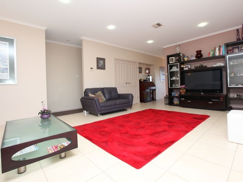 41 Paperbark Street, Banks ACT 2906