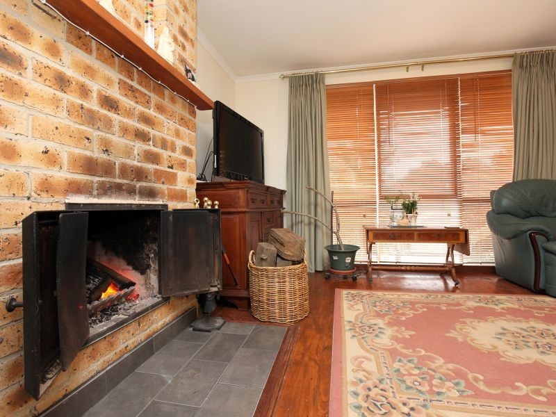 16 Wheeler Crescent, Wanniassa ACT 2903