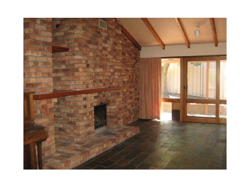 2 Venn Place, Kambah ACT 2902