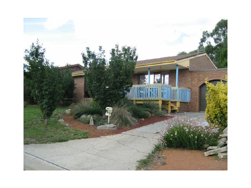 8 Body Place, Macarthur ACT 2904