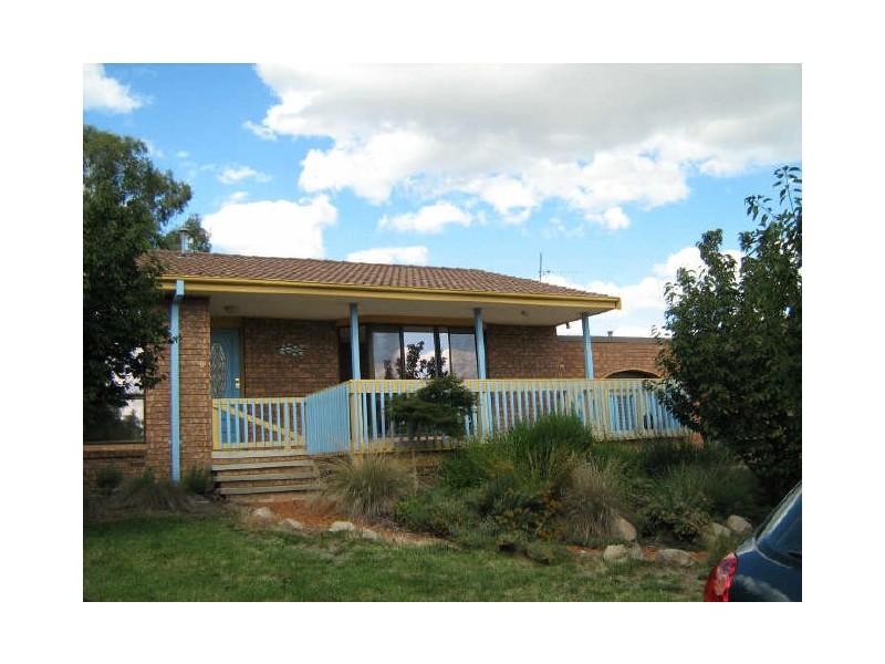 8 Body Place, Macarthur ACT 2904