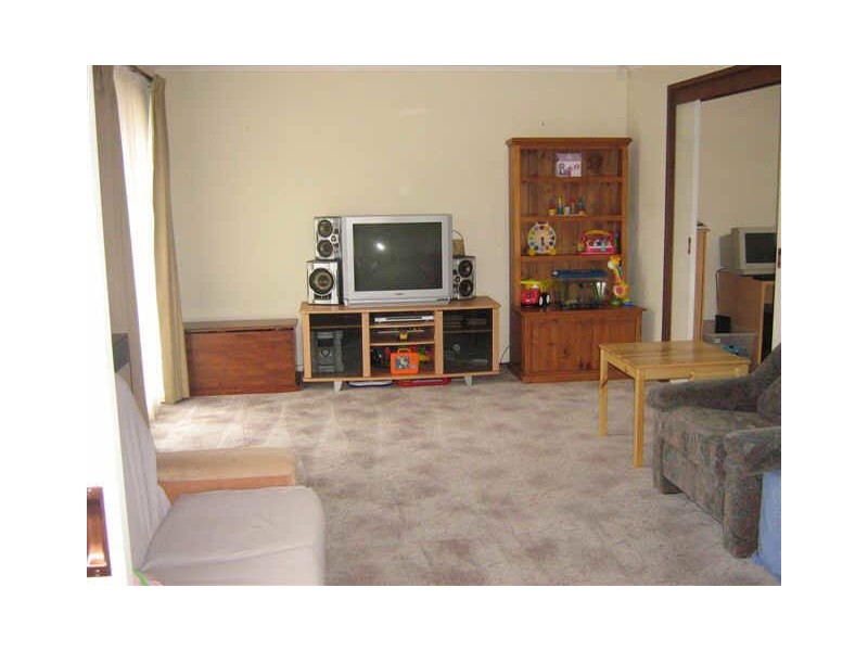 17 Dash Crescent, Fadden ACT 2904