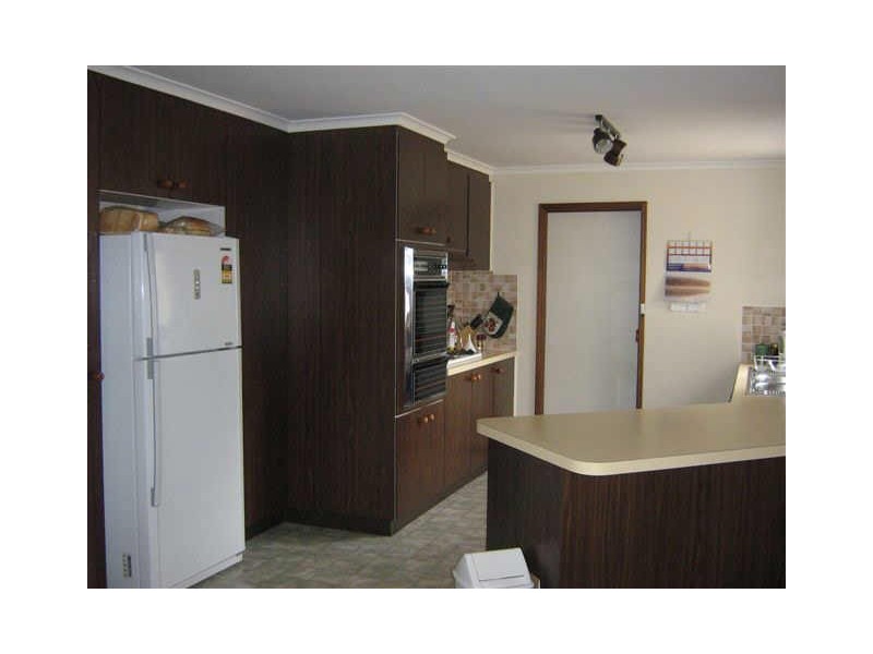 17 Dash Crescent, Fadden ACT 2904