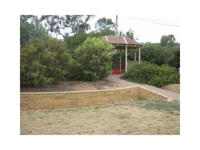 17 Dash Crescent, Fadden ACT 2904