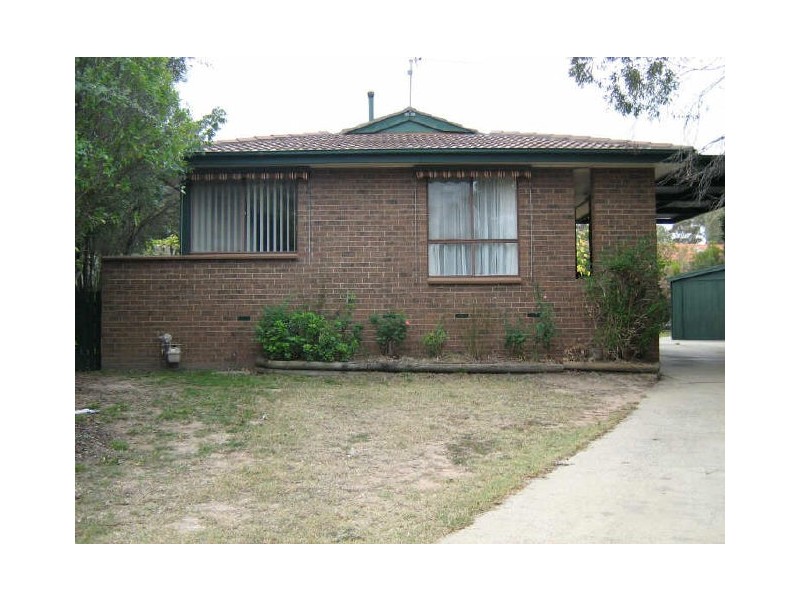 16 Samson Place, Kambah ACT 2902