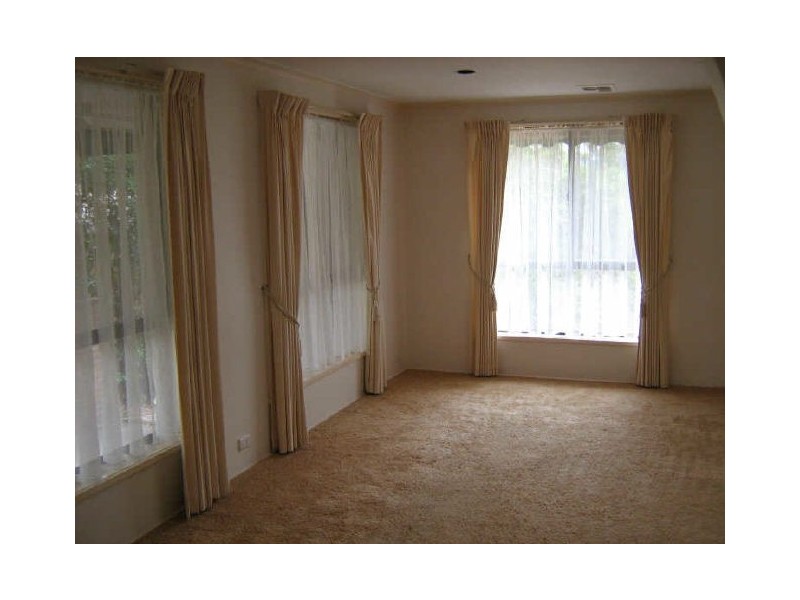 16 Samson Place, Kambah ACT 2902