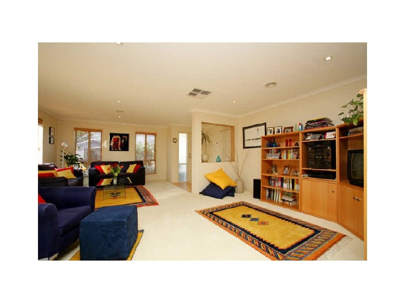 53 Oxenham Circuit, Gordon ACT 2906