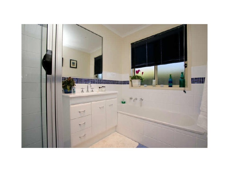 53 Oxenham Circuit, Gordon ACT 2906