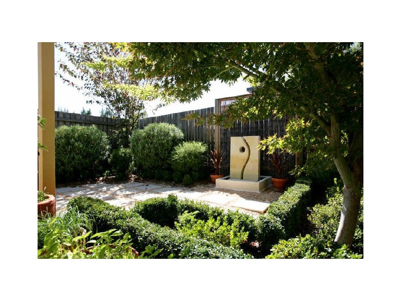 53 Oxenham Circuit, Gordon ACT 2906