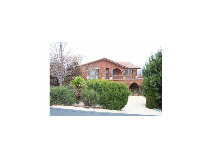 1 Jessop Place, Fadden ACT 2904