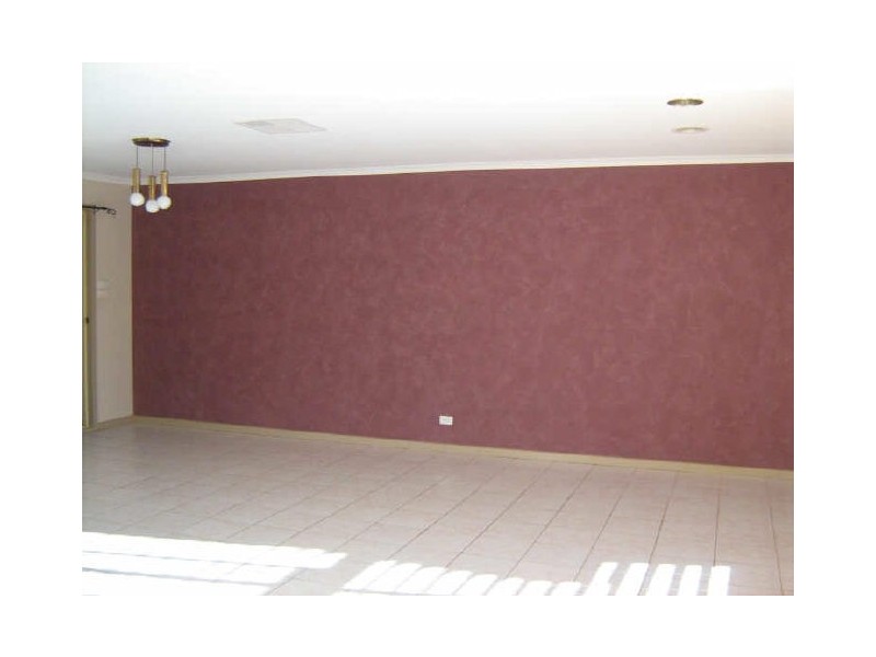 33 Hallstrom Circuit, Monash ACT 2904