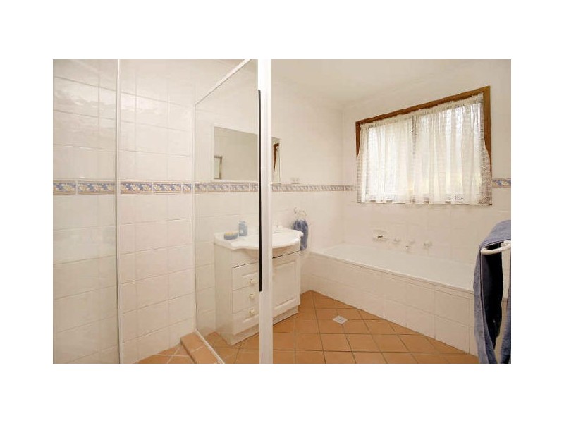 6 Neville Place, Gowrie ACT 2904