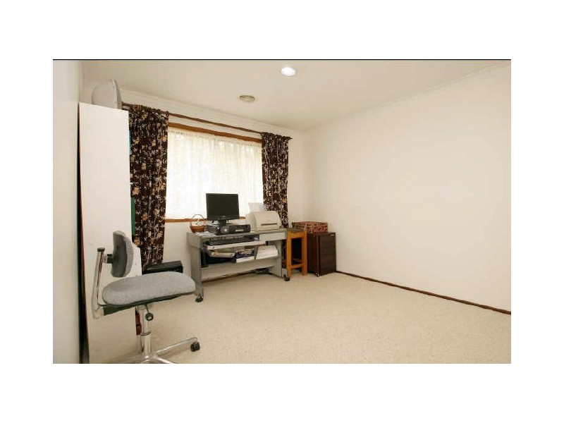 6 Neville Place, Gowrie ACT 2904