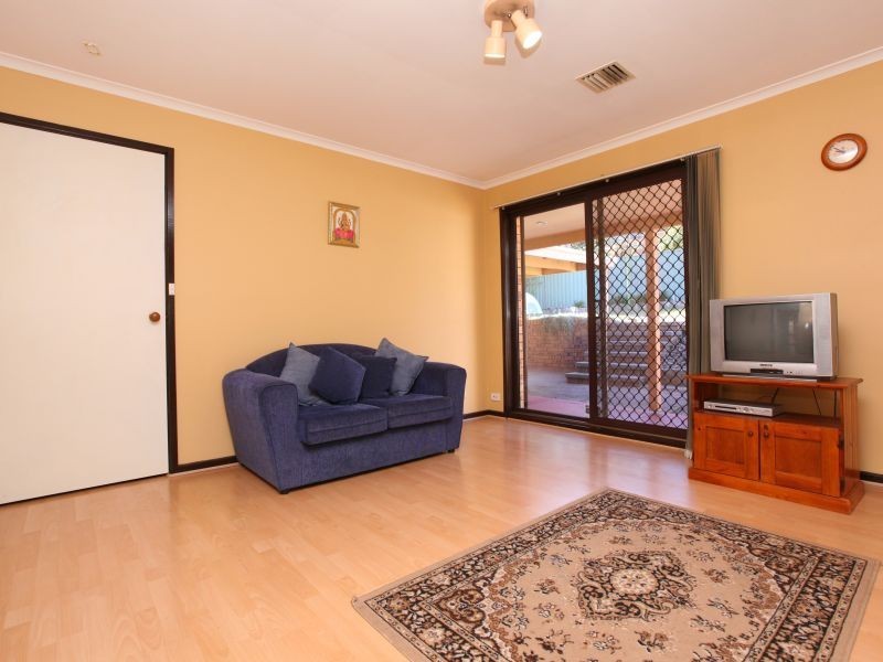 14 Cracknell Circuit, Monash ACT 2904