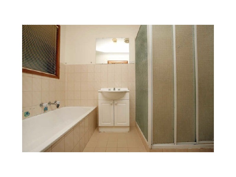 16 Beazley Crescent, Calwell ACT 2905