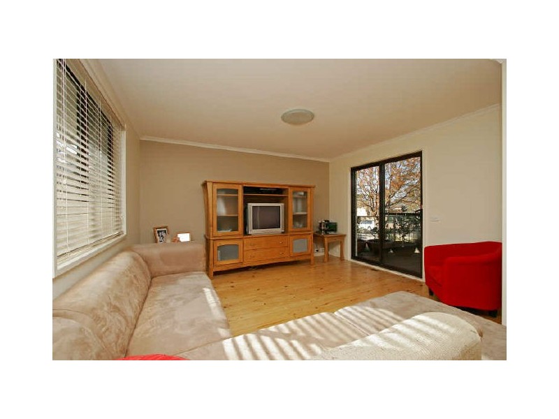 8 Habgood Place, Kambah ACT 2902