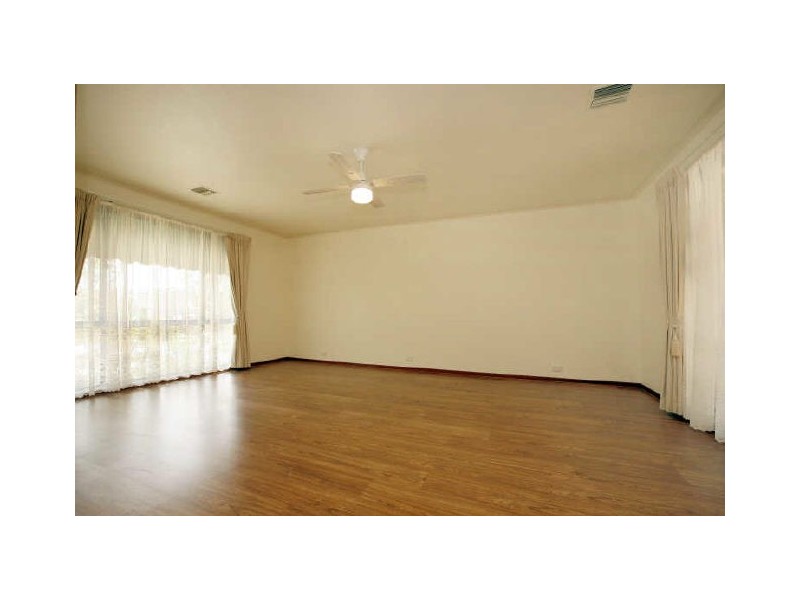 4 Mathews Place, Banks ACT 2906