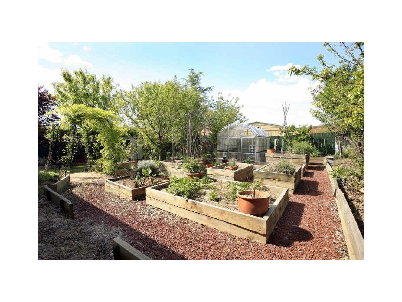 4 Mathews Place, Banks ACT 2906