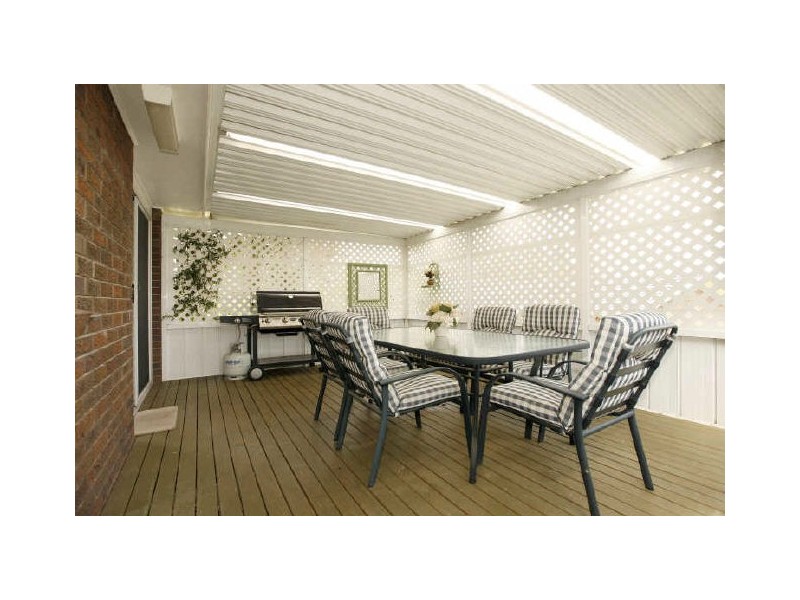 3 Meston Place, Fadden ACT 2904